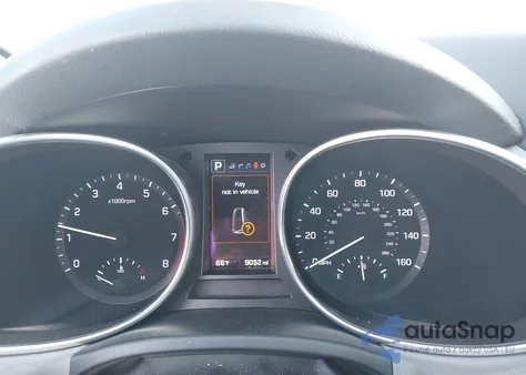 2017 Hyundai Santa Fe Sport 2.4L z USA, uszkodzony, nr VIN 5XYZU3LB6HG447299